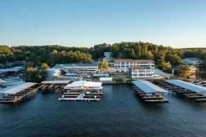 A view of a Lake of the Ozarks resort with an array of lodging options.